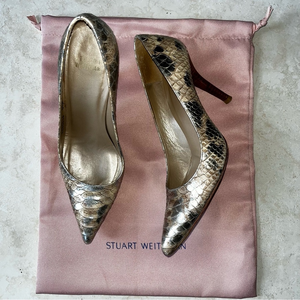 Stuart Weitzman Metallic Snakeskin Pointed Toe Pump - Gold & Beige - Picture 5 of 11
